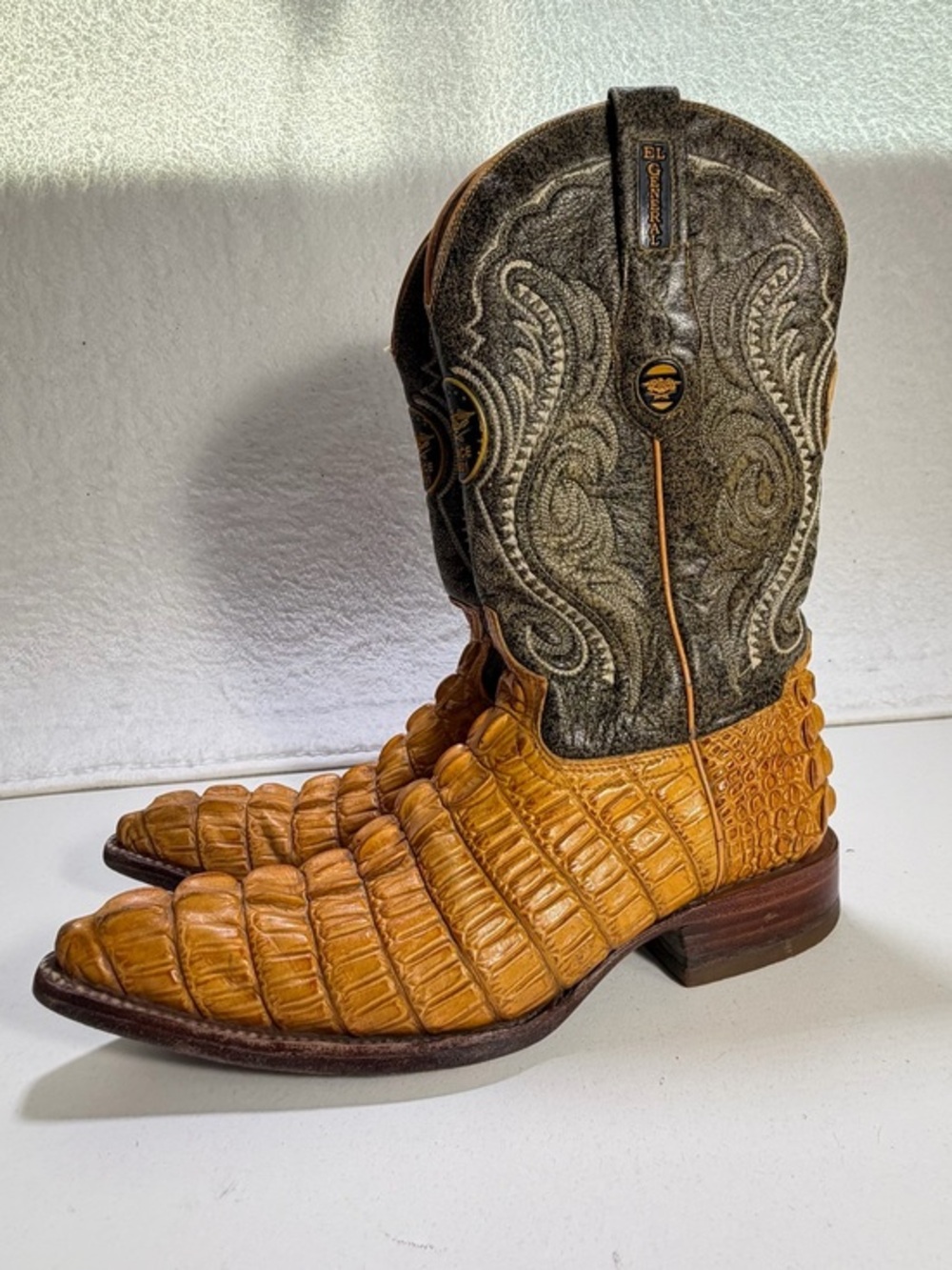 El General 1901 Men’s Caiman Tail Embossed Cowboy Boots Tan Brown Size 6 Boots